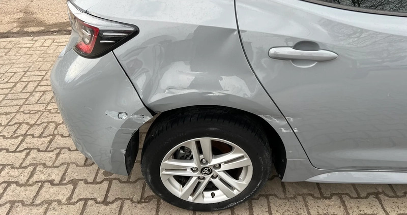 Toyota Corolla cena 37900 przebieg: 76000, rok produkcji 2020 z Chodzież małe 172